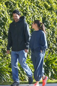 mila-kunis-and-ashton-kutcher-at-erewhon-market-in-studio-city-01-06-2023-3.jpg