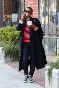 nia-long-out-and-about-in-beverly-hills-03-24-2018-5.jpg