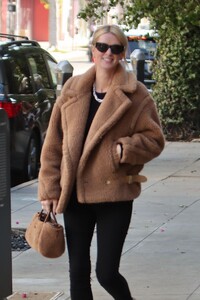 nicky-hilton-out-shopping-at-kitson-in-beverly-hills-12-21-2022-0.jpg