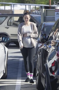 pregnant-rumer-willis-leaves-a-hospital-in-culver-city-01-24-2023-0.jpg