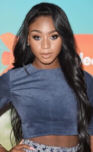 rs_634x1024-160807114849-634.normani-kordei_cm_8716.thumb.jpg.c1c2c41454ac0447cc06afe3033eb22e.jpg