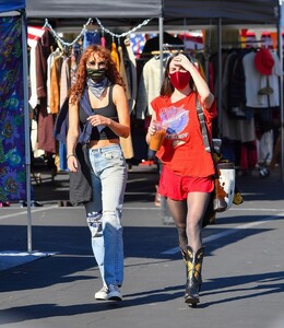 rumer-willis-and-scout-willis-at-a-flea-market-in-pasadena-12-12-2021-3.jpg