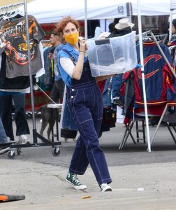 rumer-willis-and-scout-willis-at-a-local-flea-market-in-silver-lake-01-29-2022-6.jpg