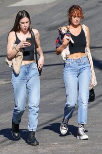 rumer-willis-and-scout-willis-at-the-silver-lake-farmers-market-12-11-2021-8.jpg