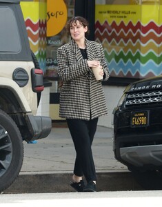 rumer-willis-at-beverly-hills-juice-01-12-2023-6.jpg