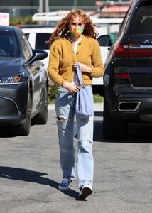 rumer-willis-in-a-wool-sweater-and-denim-la-02-25-2022-6.jpg