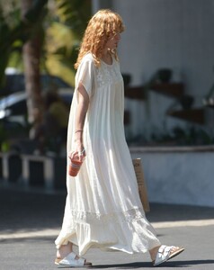 rumer-willis-wears-a-long-white-laced-summer-maxi-dress-la-08-25-2022-2.jpg