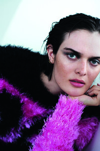 sam-rollinson-by-katja-rahlwes-for-032c-magazine-winter-2014-2015-7.thumb.jpg.d5fe87931888df778b190df74b55a043.jpg