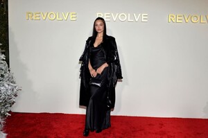 shanina-shaik-at-revolve-x-at-t-present-revolve-winterland-in-los-angeles-12-08-2022-3.jpg