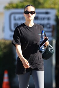 shanina-shaik-heading-to-pilates-class-in-west-hollywood-01-25-2023-6.jpg