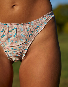tanga-clare_5076_01_a.jpeg