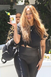 tyra-banks-arrives-at-day-of-indulgence-party-in-brentwood-08-14-2022-5.jpg