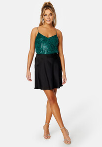 vero-moda-karen-ulla-mini-skirt-black.thumb.jpg.e8c5cd515195112ca6d9bb323137984f.jpg