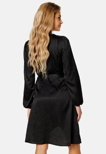 vero-moda-sabi-ls-wrap-dress-black_2.thumb.jpg.e8243e7d7c07be54a85aeec5f5433d0d.jpg