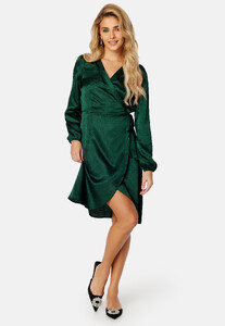 vero-moda-sabi-ls-wrap-dress-pine-grove_1.thumb.jpg.593b47fb7477888f994358a16f11c722.jpg