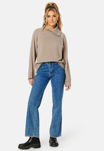 vero-moda-vivian-high-neck-half-zip-knit-roasted-cashew_1.thumb.jpg.3104cedcb01536e1c3b44f5521503705.jpg