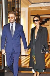 victoria-and-david-beckham-heading-to-dinner-in-new-york-10-11-2022-1.thumb.jpg.1ce0f8de8640e626feb3e1a78b6c3ed8.jpg