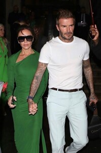 victoria-and-david-beckham-leaves-her-fashion-show-afterparty-in-paris-09-30-2022-5.thumb.jpg.e09c8a1a46ddda407ac6df7748069f29.jpg