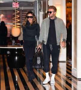 victoria-and-david-beckham-leaves-mark-hotel-in-new-york-10-15-2022-4.jpg