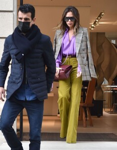 victoria-beckham-leaves-celine-store-in-paris-03-03-2022-1.jpg