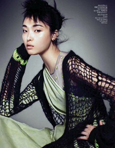 vogue-china-june-2013_sunghee-jihye-yumi_(3).thumb.jpg.501d4df342f16d33a792ff7cc4cc0c0d.jpg