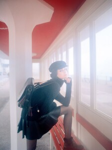 vogue-japan-12-2013_runy-jean_(4).thumb.jpg.609a4333096e76b48891bcb2d549280f.jpg
