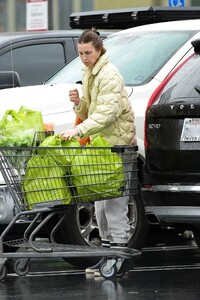 whitney-port-grocery-shopping-at-gelson-s-in-los-angeles-01-04-2023-5.jpg