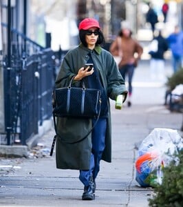 zoe-kravitz-out-and-about-in-new-york-01-18-2023-2.jpg