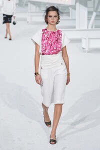 -0029-Chanel-RTW-SS21.thumb.jpg.2245760f0285dafa5121da39de47b90e.jpg