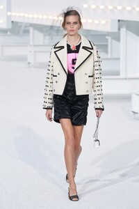 -0034-Chanel-RTW-SS21.thumb.jpg.9593d6deb84681319dd4d97f48344aa3.jpg