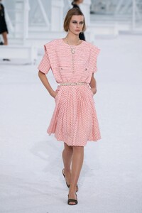 -0040-Chanel-RTW-SS21.thumb.jpg.588469ba2c7b2d8202cd702328882386.jpg