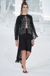 -0066-Chanel-RTW-SS21.thumb.jpg.d22fb973933235bbaad2537f89c6e505.jpg