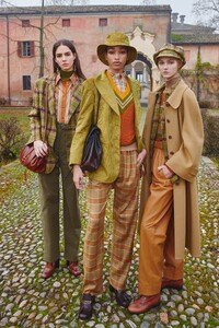00001-ALBERTA-FERRETTI-Pre-Fall-21.thumb.jpg.f30724732b075b8671c1c29cb678be73.jpg