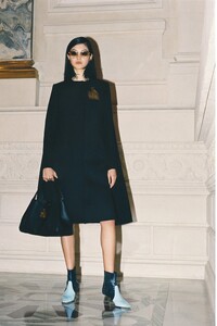 00001-Lanvin-RTW-Fall-21.thumb.jpg.dab439184c949f490eb4742f990f18f3.jpg