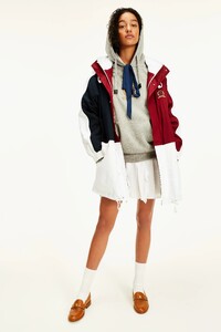 00001-Tommy-Hilfiger-RTW-Spring-2021.thumb.jpg.dfd44e4afeba9318e2dcb5bd596ed41f.jpg