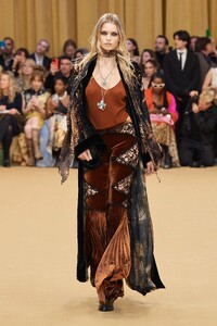 00002-roberto-cavalli-fall-2023.jpg