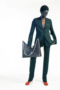 00007-GIVENCHY-SS21-RTW.thumb.jpg.ff9b30f0a7f7a837625bd3e5a20d6018.jpg