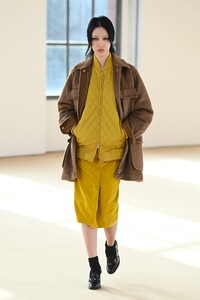 00007-Max-Mara-Fall-21-RTW.thumb.jpg.f608f0eeea77f8a9d1d5ca61a2fe6065.jpg