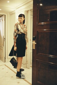 00009-Lanvin-RTW-Fall-21.thumb.jpg.af9a069f322a98615030ce82169750f5.jpg