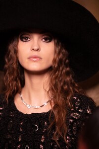 00010-CHANEL-DETAILS-Pre-Fall-21.thumb.jpg.8da03d2affcaee98bef7dd41968eb030.jpg