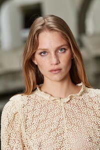 00011-Isabel-Marant-Details-RTW-Fall-21.thumb.jpg.b9c69ad59c2f085ba750764049e866af.jpg