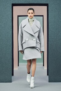 00012-ports-1961-RTW-fall-21.thumb.jpg.21035965589555e963795d33f220b3cf.jpg