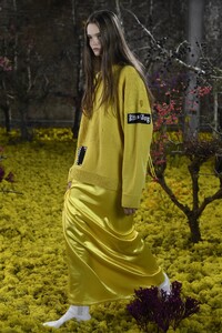 00013-RAF-SIMONS-SPRING-21-RTW-AND-MENS.thumb.jpg.bff7275d79134acfa8bd63037569897c.jpg