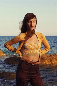 00013-Sandro-NEW-RTW-Spring-21.thumb.jpg.2253b23aed8ced991358005446003ff3.jpg