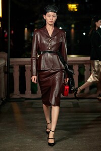 00015-Lanvin-RTW-Spring-21.thumb.jpg.26a38922f08f7e4489da7a0041e13347.jpg