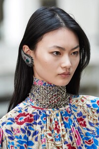 00019-Isabel-Marant-Details-RTW-Fall-21.thumb.jpg.987fd0c690158a91eb81ef25b23745b7.jpg