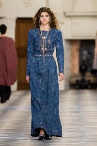 00020-CHANEL-PRE-FALL-21.thumb.jpg.4c8c7706f8c0c4f77ce26e56ce545531.jpg