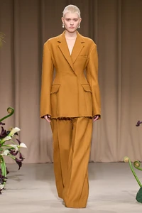 00020-jason-wu-collection-fall-2023-ready-to-wear-credit-gorunway.thumb.webp.c22c99aaa5d01b19f0b21290e9925aef.webp