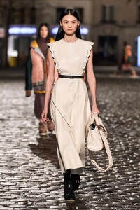 00022-Chloe-Fall-21.thumb.jpg.5a66d79aa20d38ba0ad997c69184dd27.jpg