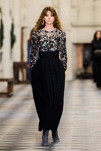 00023-CHANEL-PRE-FALL-21.thumb.jpg.a010da9f6da5713e149bb010914e84be.jpg